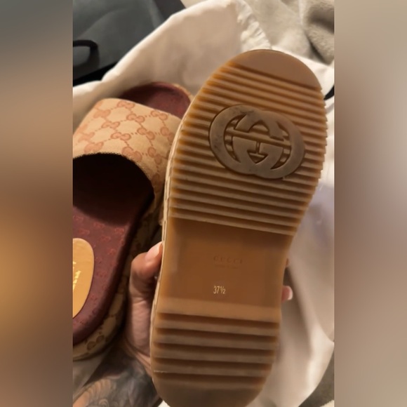 Gucci slides - Picture 2 of 3